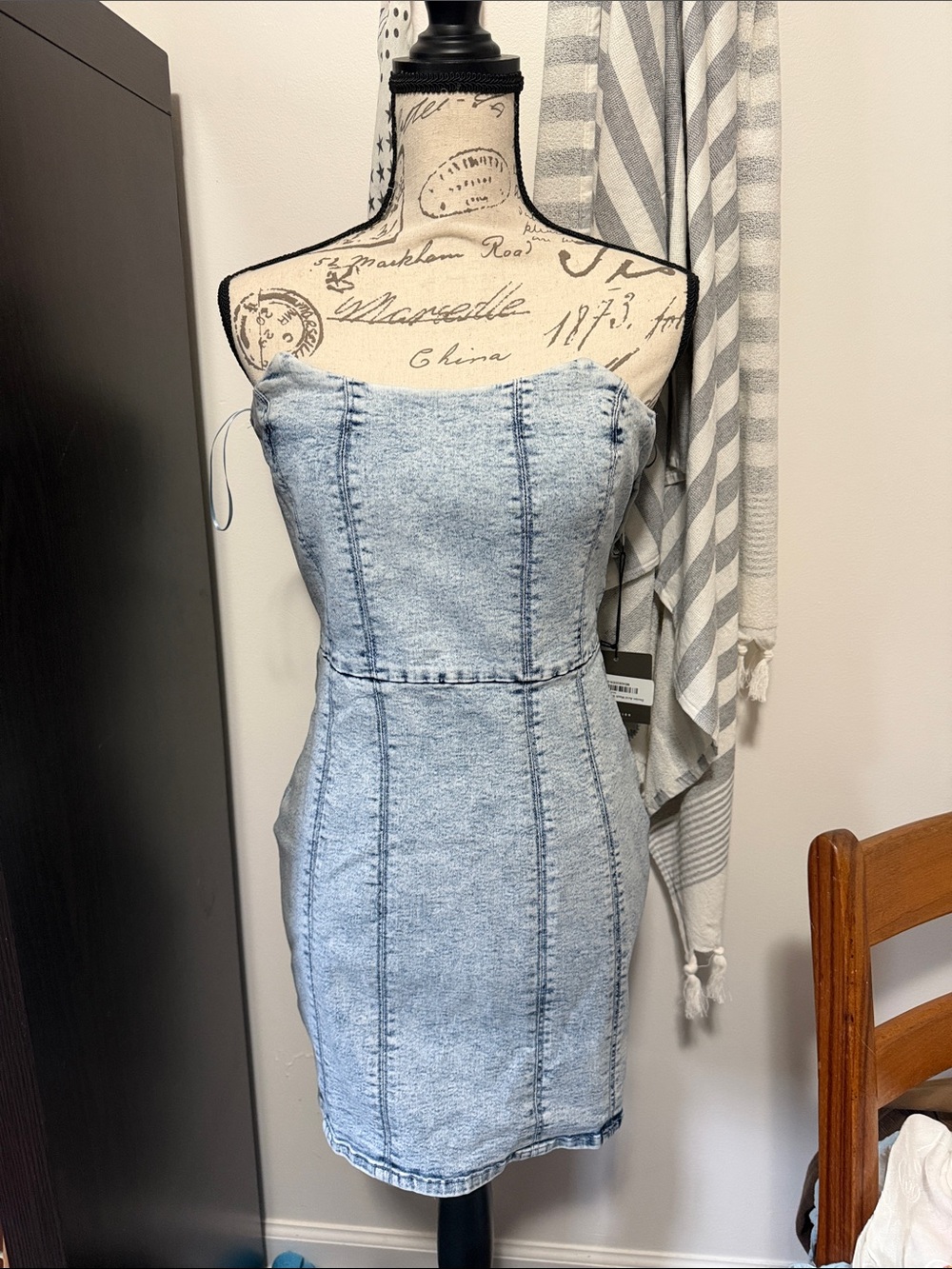 Le Lis Light Blue Strapless Denim‎ Bodycon Dress